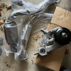 GM Parts Lot Silverado/Yukon Water Pump & Exhaust 