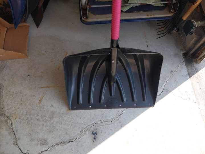Heavy DUTY Snow Shovel
