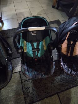 Very nice nice and clean has all the belts baby car seat