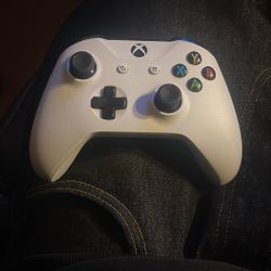  Xbox one Controller READ BIO
