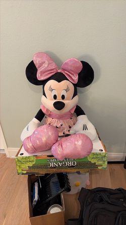 Large Minnie mouse plush