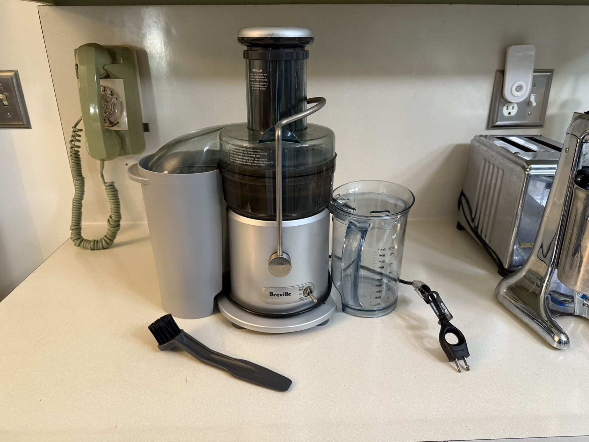 Vintage Breville Juice Fountain Juicer NEVER USED HEAVY DUTY