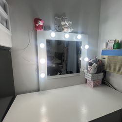 Makeup vanity