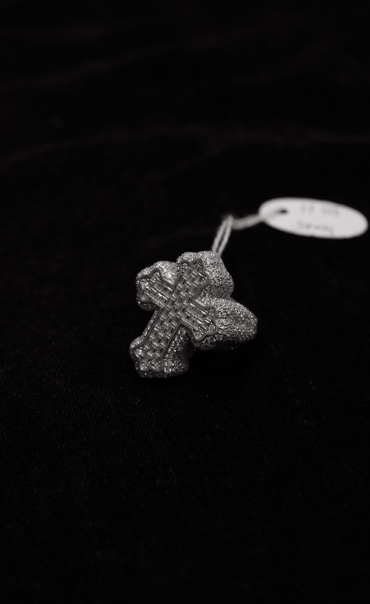 VVS1 Moissanite Cross Ring