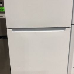 VISSANI MDTF18WHR 18 cu. ft. Top Freezer Refrigerator O5