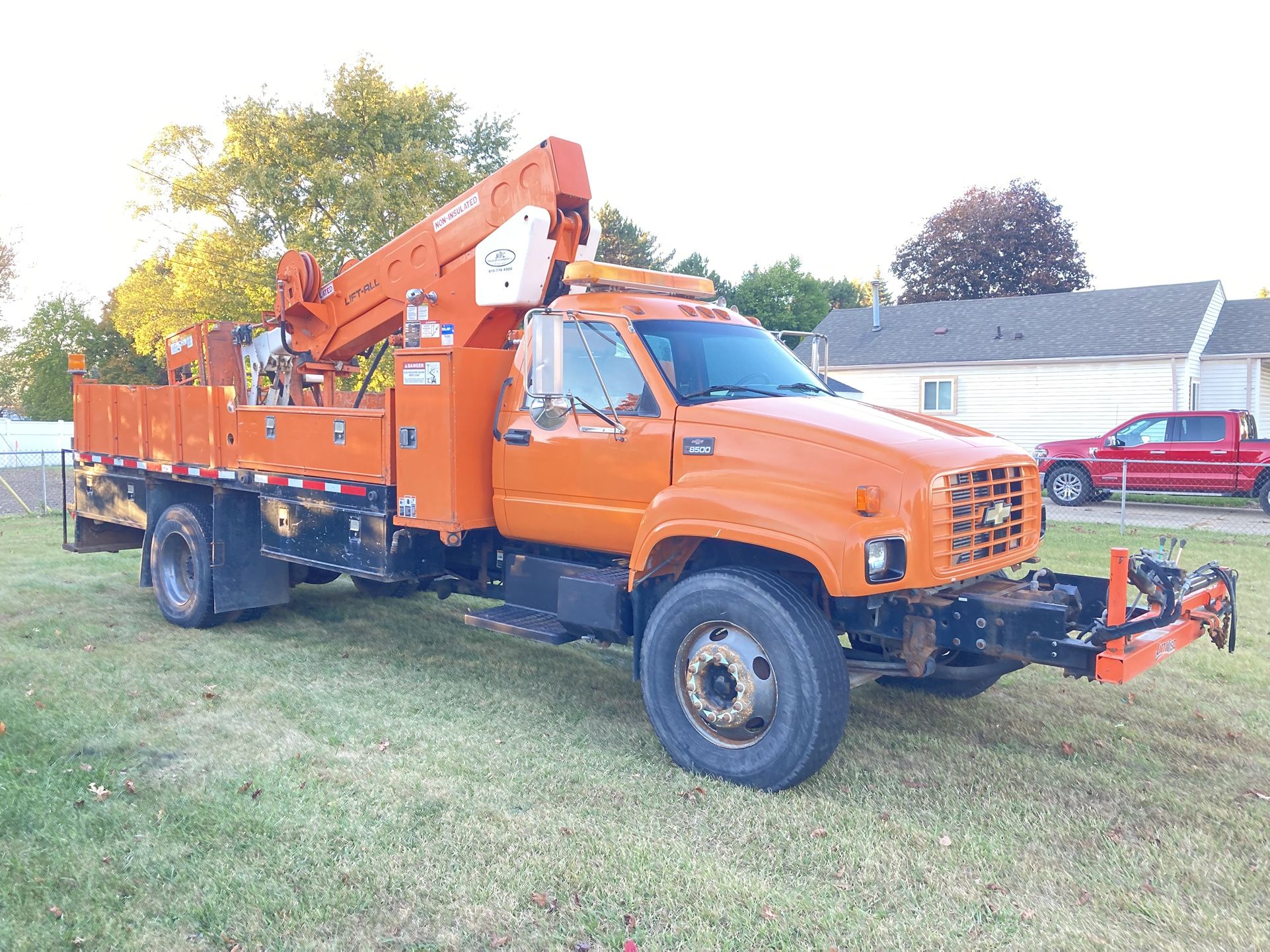 Bucket Truck (2001 Chevrolet C7h042)