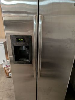 FREE GE Refrigerator/Freezer (Partially Working)