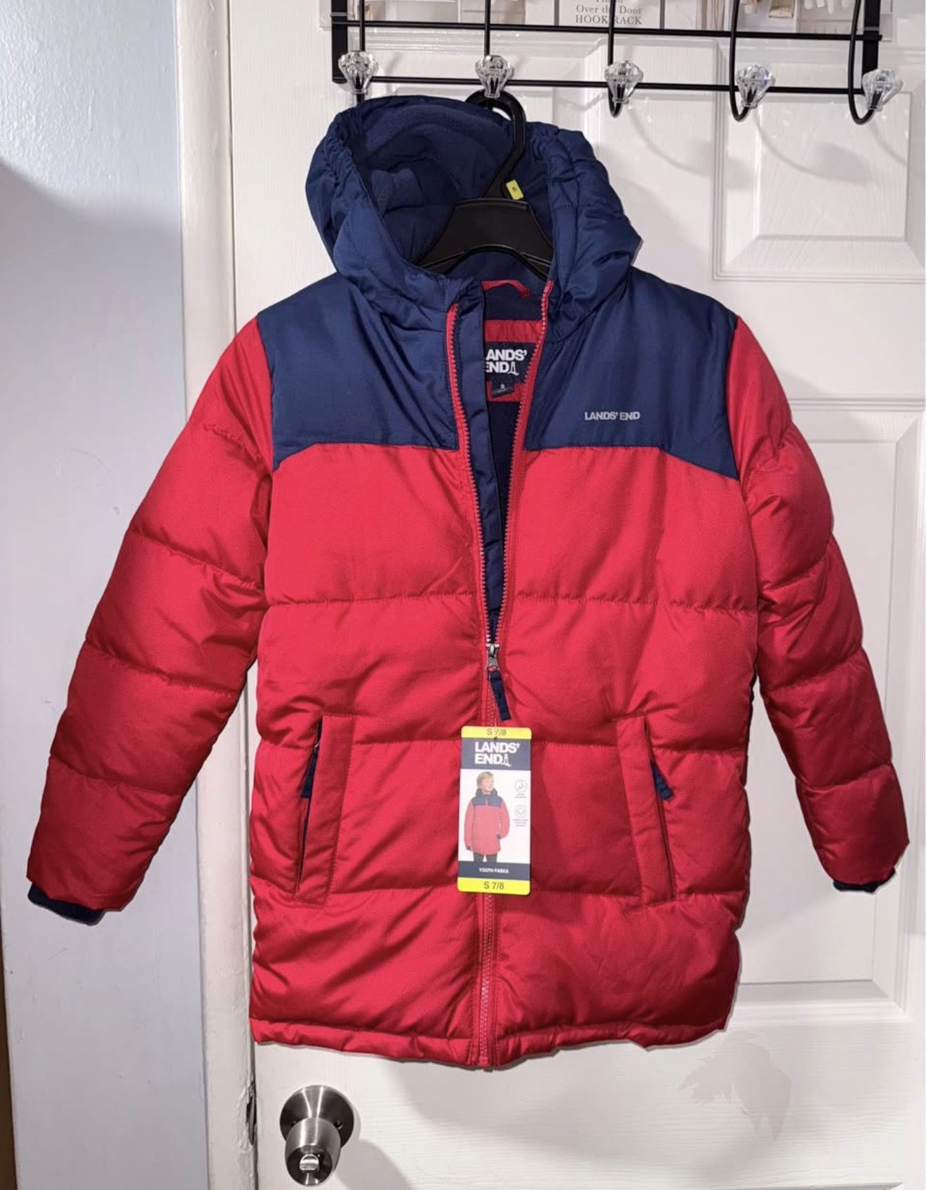 Size 7/8 Lands' End Kids Water Resistant/ Jacket/ Chamarra para niño size 7/8