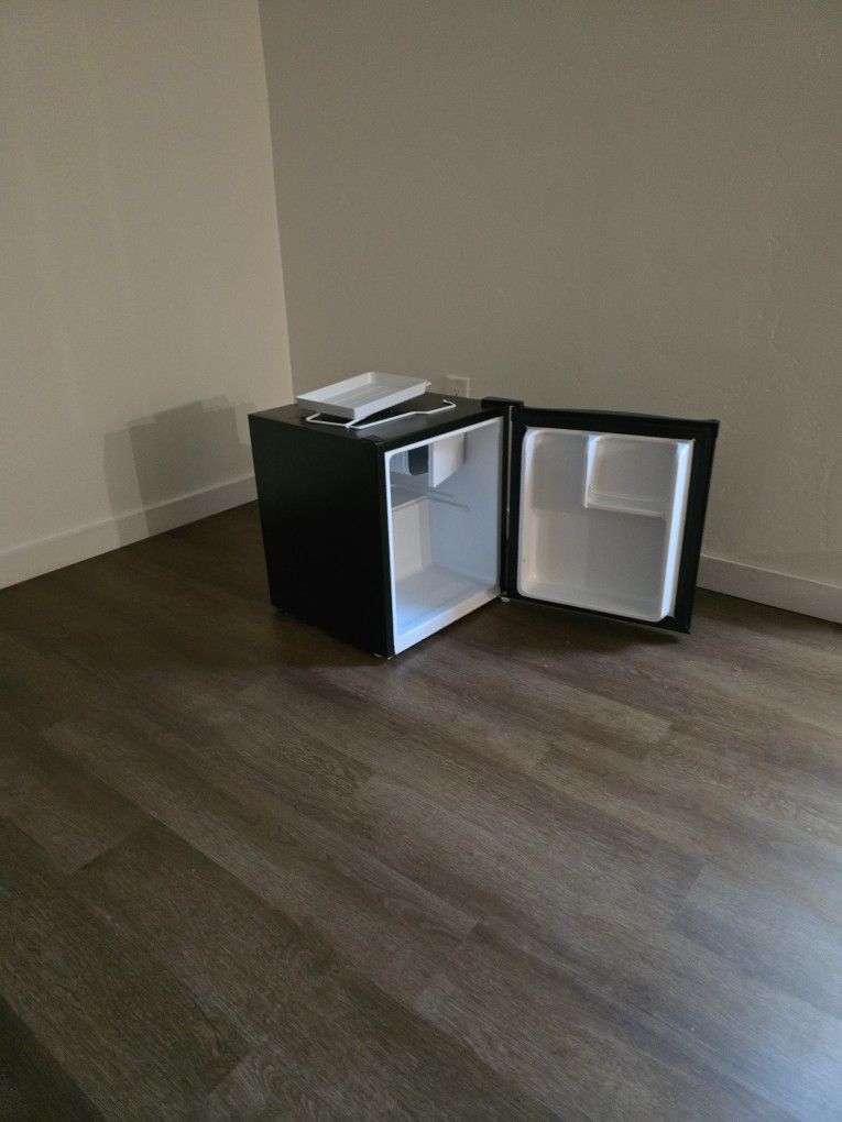 Black Mini Fridge $40