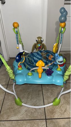 Baby boy bouncer/ clean and it works very well