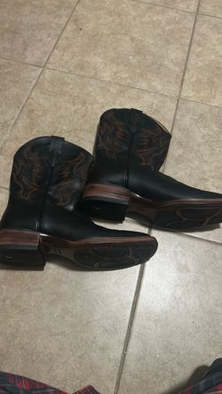 Brand, Cody James. Color black, brown, and orange. Size 12