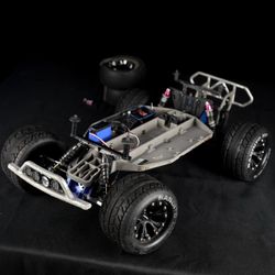 Traxxas Slash 2wd HCG Good Condition Roller/Slider