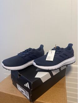 Adidas Ultimashow Navy Sneakers US 9 New with box and tags