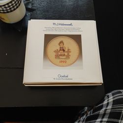 1992.  Hummel Plate