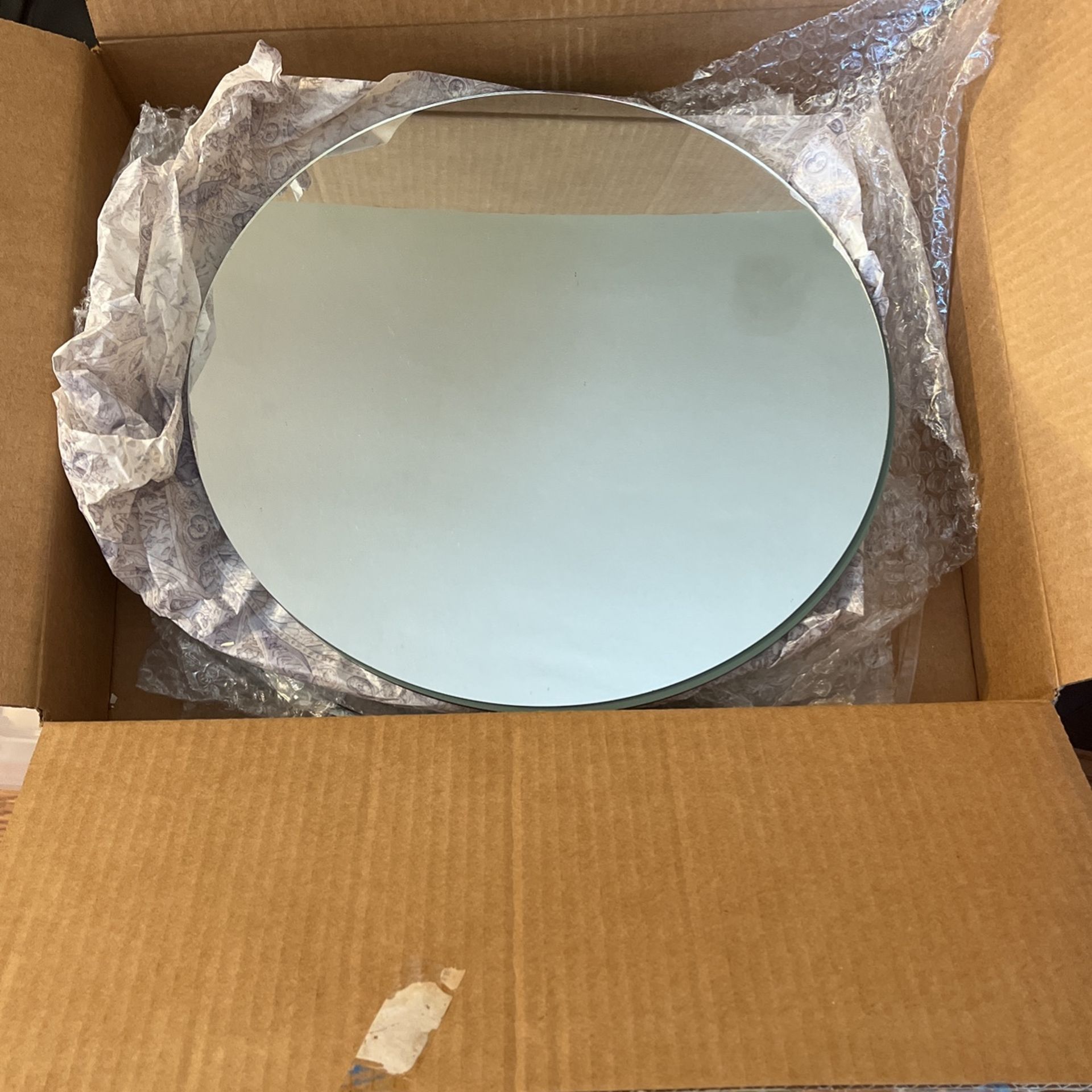 Round Centerpiece Mirrors