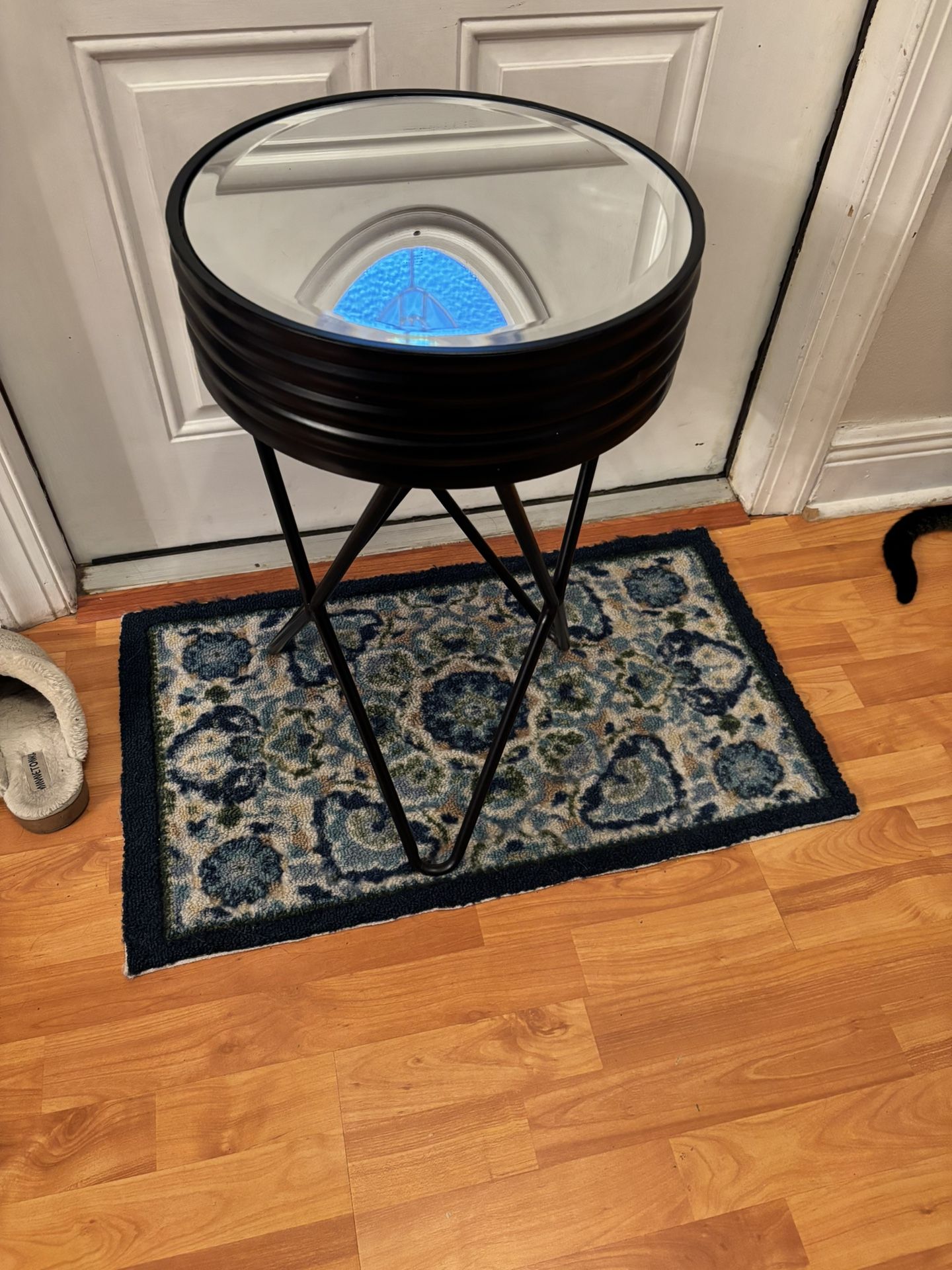 Round  Mirrored Table