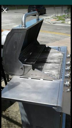 Sunday Home With Family. Let's Start Grilling With This Freshly Refreshed Stainless Steel NEXGRILL. BBQ the S weunset West!