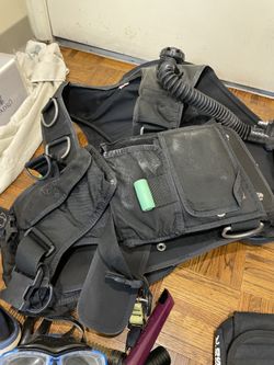 Scuba Snorkel Gear - Vest Goggles Fins More