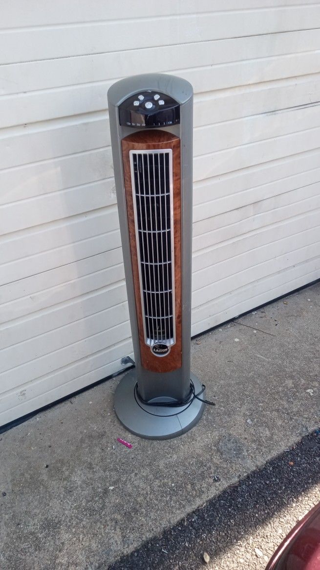 Lasko Tower Fan With Remote WORKS PERFECT 