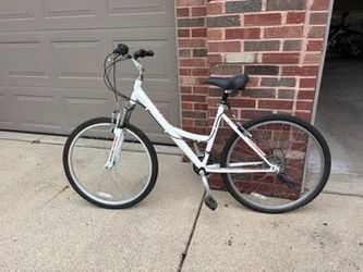 Nishiki Tamarack Woman’s Mountain Bike