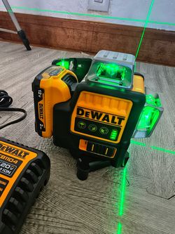 🔥 DeWalt Laser Level (Firm Price)