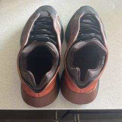 Adidas Yeezy Size 7 Men’s 9 Women’s 