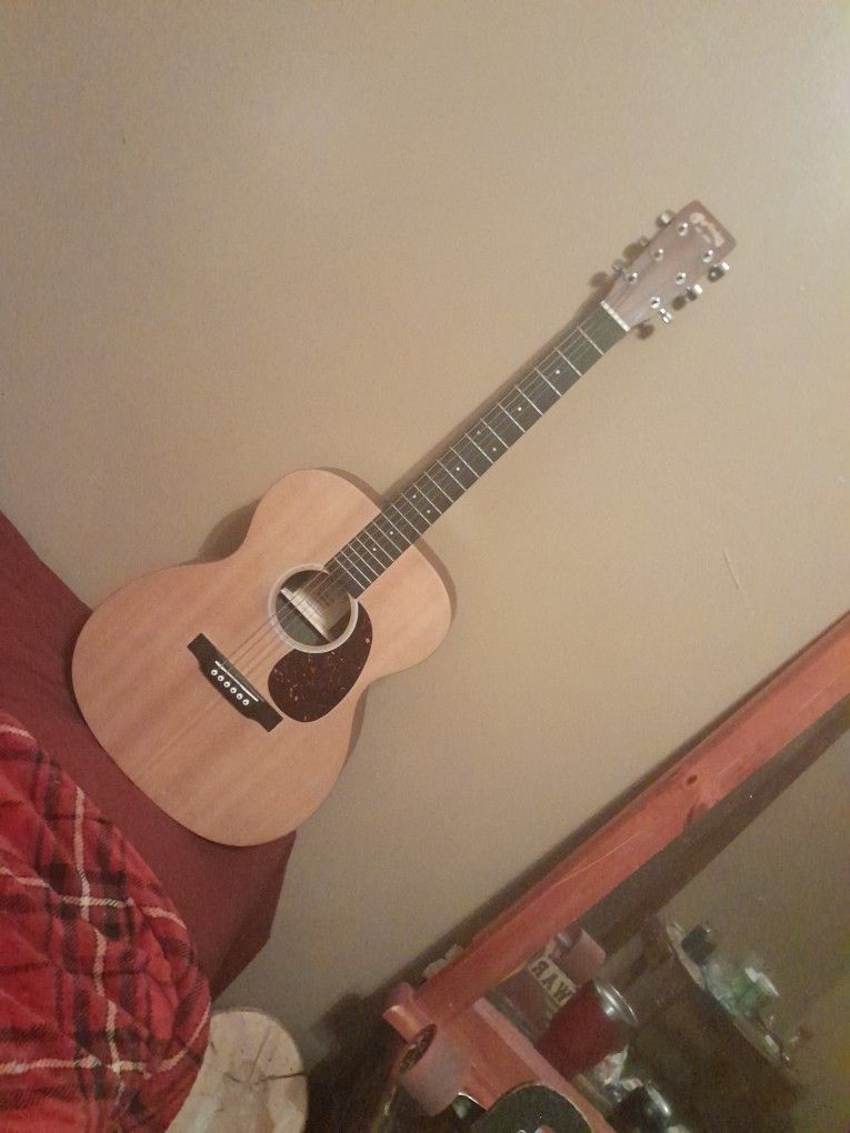 Martin 000-X 1AE (Acoustic/Electric)