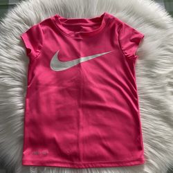 Girl's Nike T-Shirt Size 6
