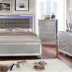 Brand New Silver 4pc Queen Bedroom Set (Available In California & Eastern King)