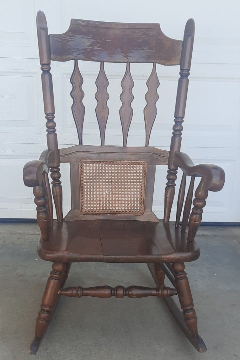 Antique Rocking Chair 