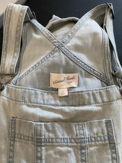 Universal Thread light-wash denim overalls Women’s size 14!