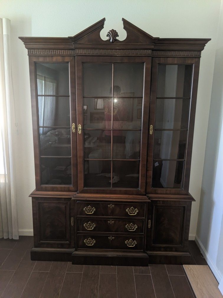 China Cabinet With Drawers