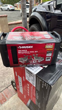 Husky tool box new $110 last price