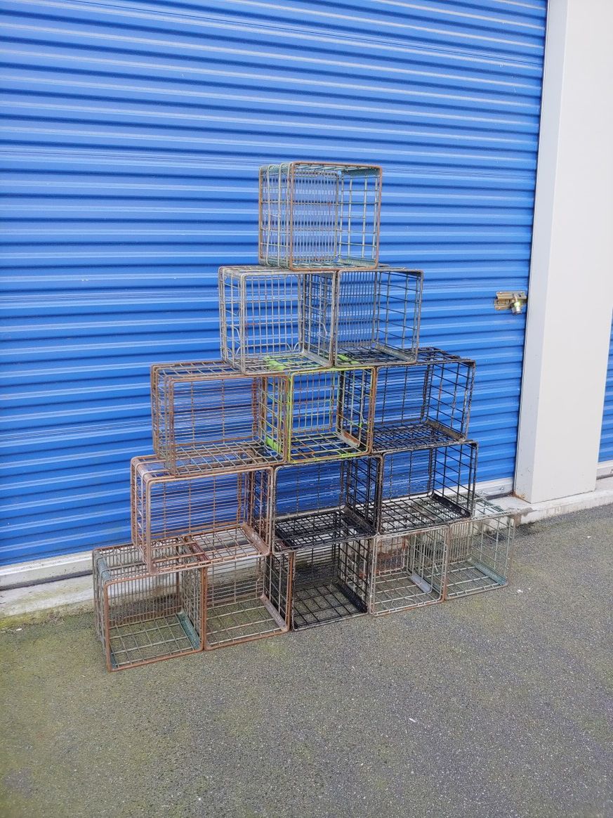 Vintage Farmhouse Industrial Wire Milk Crates Storage Bookshelve Cubes