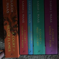 A Court Of Thornes And Roses Set