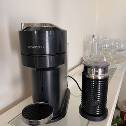 Breville Nespresso Vertuo Next Premium Bundle