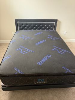 Queen mattress + Bed set