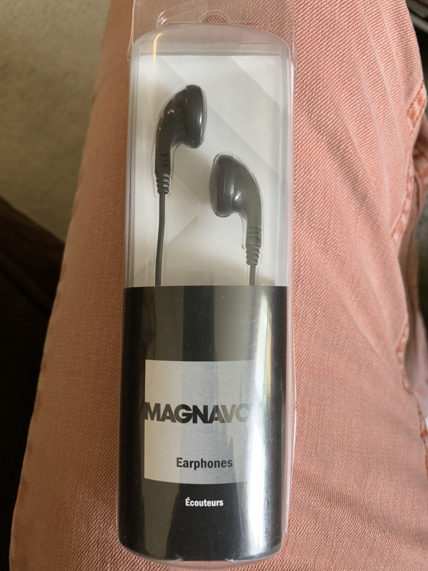 Magnavox - 3.5 mm - Earbuds - (New) (These Are Not Wireless)