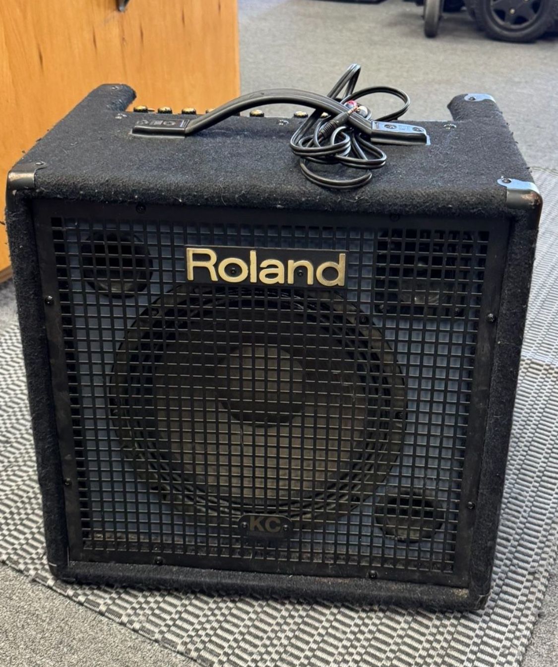 Roland  KC-350 KEYBOARD AMP USED 100% WORKING 