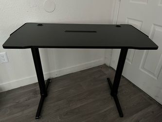 Computer desk