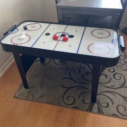 Hockey Kids Table 