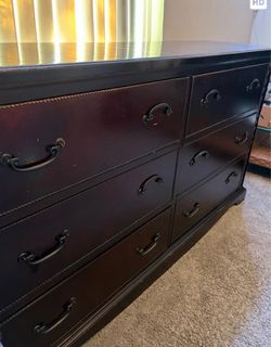 Dresser
