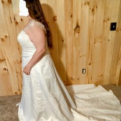 David's Bridal Size 20 Wedding Dress