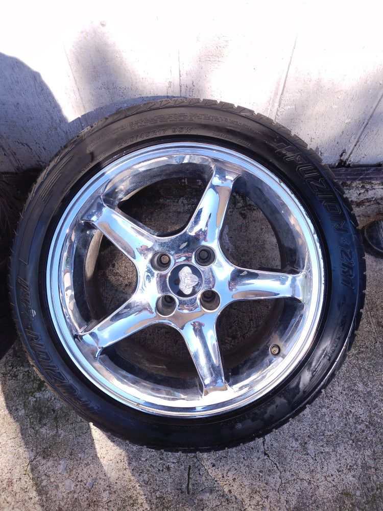 Mustang wheels 🐎 4 wheel studs in good condition, 80% life $800 negotiable I'm in dallas oak cliff