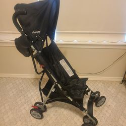 Folding stroller. First year