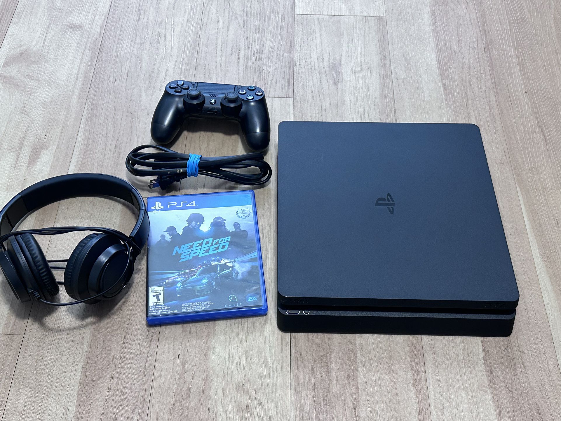 Sony Playstation 4 Model CUH -2215B