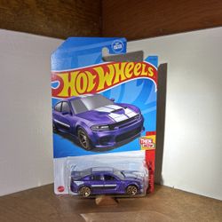 In Box Hotwheel 20 Dodge Charger Hellcat
