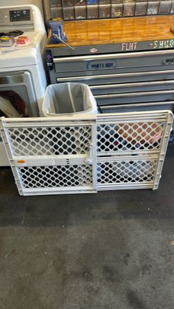 Baby/dog gate