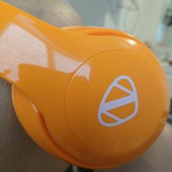 Nick Cannon NcredibleOrqnge Wireless BT Headphones 