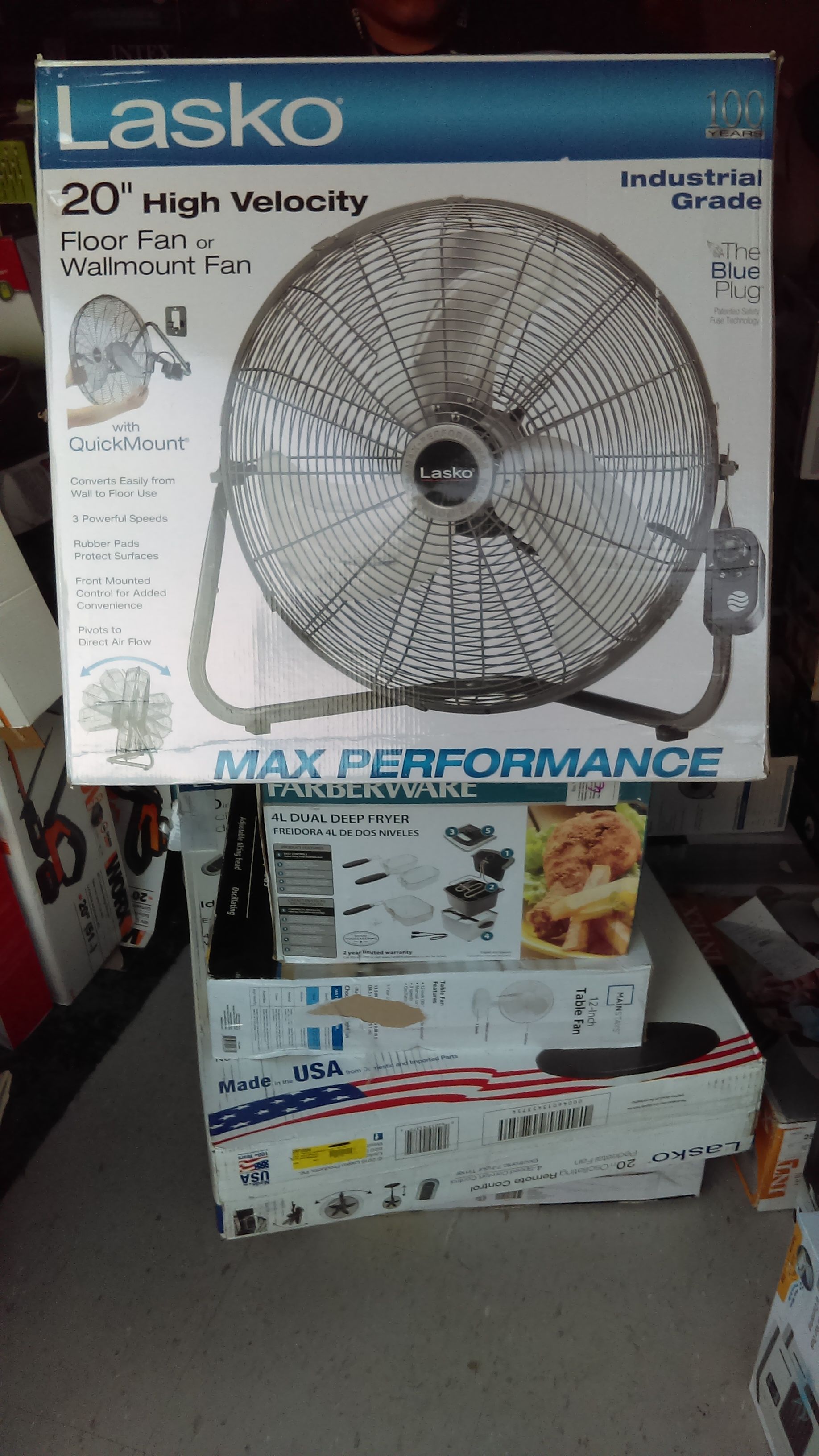 Lasko 20 inch high velocity floor fan or wall mount fan for Sale in Carson,  CA - OfferUp